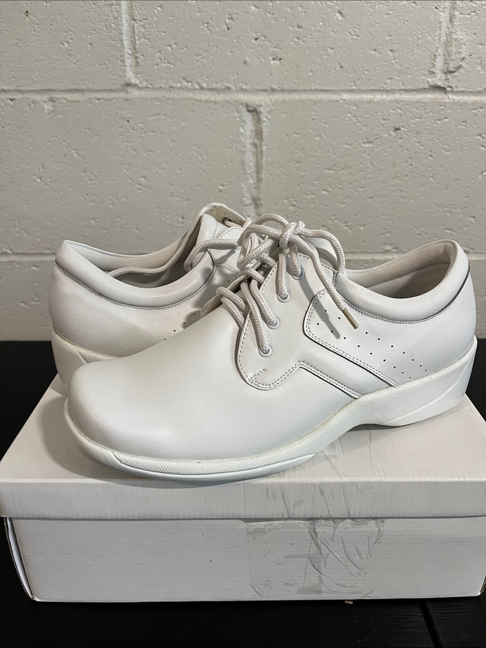 24 Hour Comfort Orthopedic Shoes - 10.5 WW